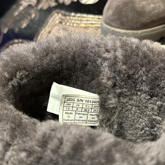 UGG Kara Women Wedge Boots Style: 1013429 Grey Size 7.5 US - Picture 8 of 10